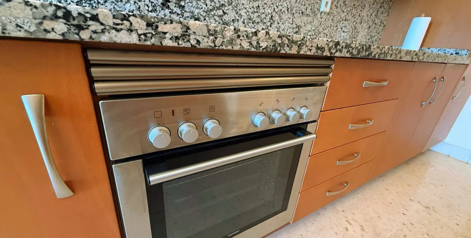 Alquiler a largo plazo de apartamento en planta media en Benahavís 19