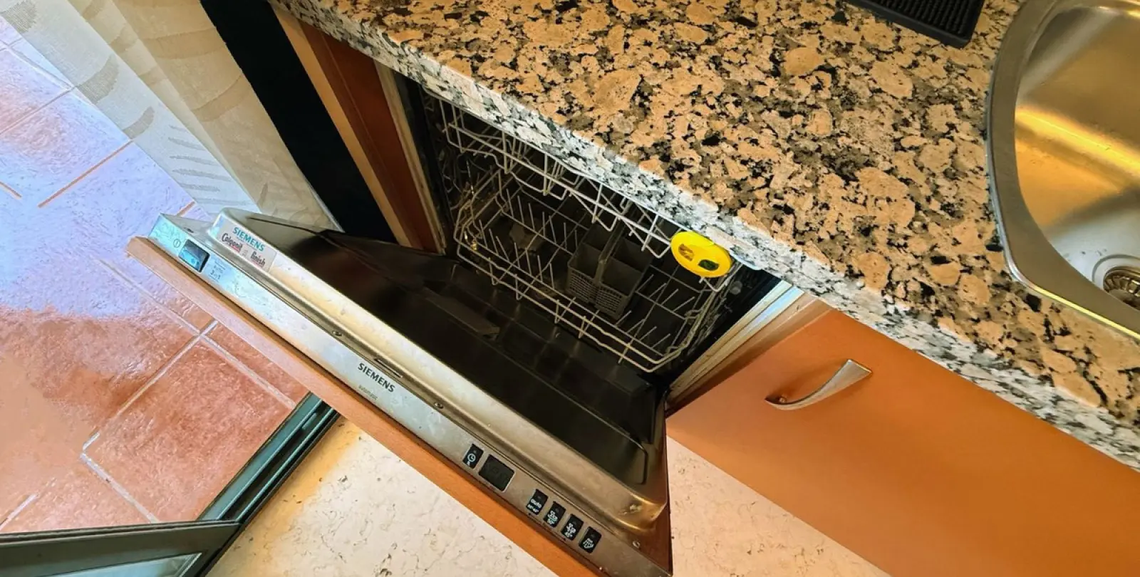 Alquiler a largo plazo de apartamento en planta media en Benahavís 21