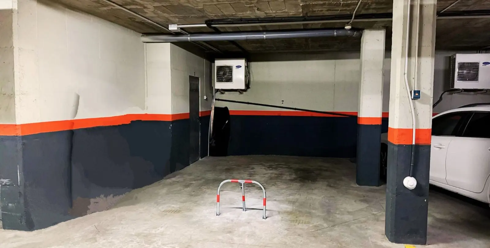 Alquiler a largo plazo de apartamento en planta media en Benahavís 46