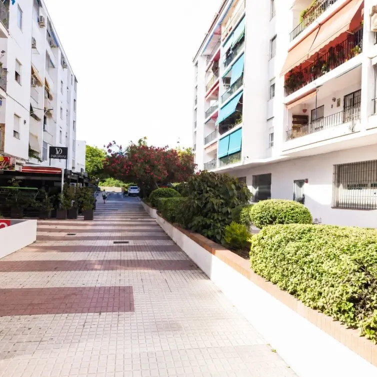 Продажа апартаментов на среднем этаже в Marbella