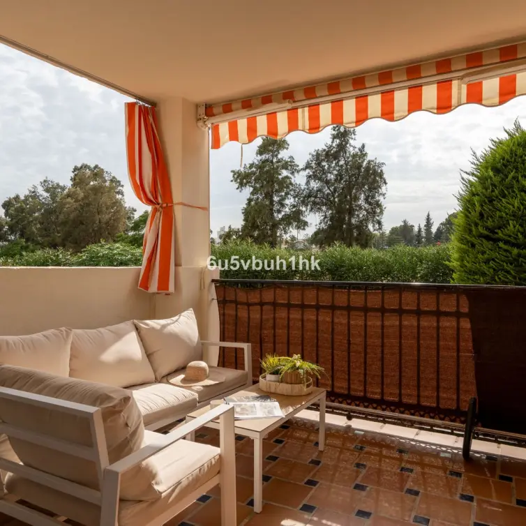 Sale of middle floor apartment in Mijas Golf