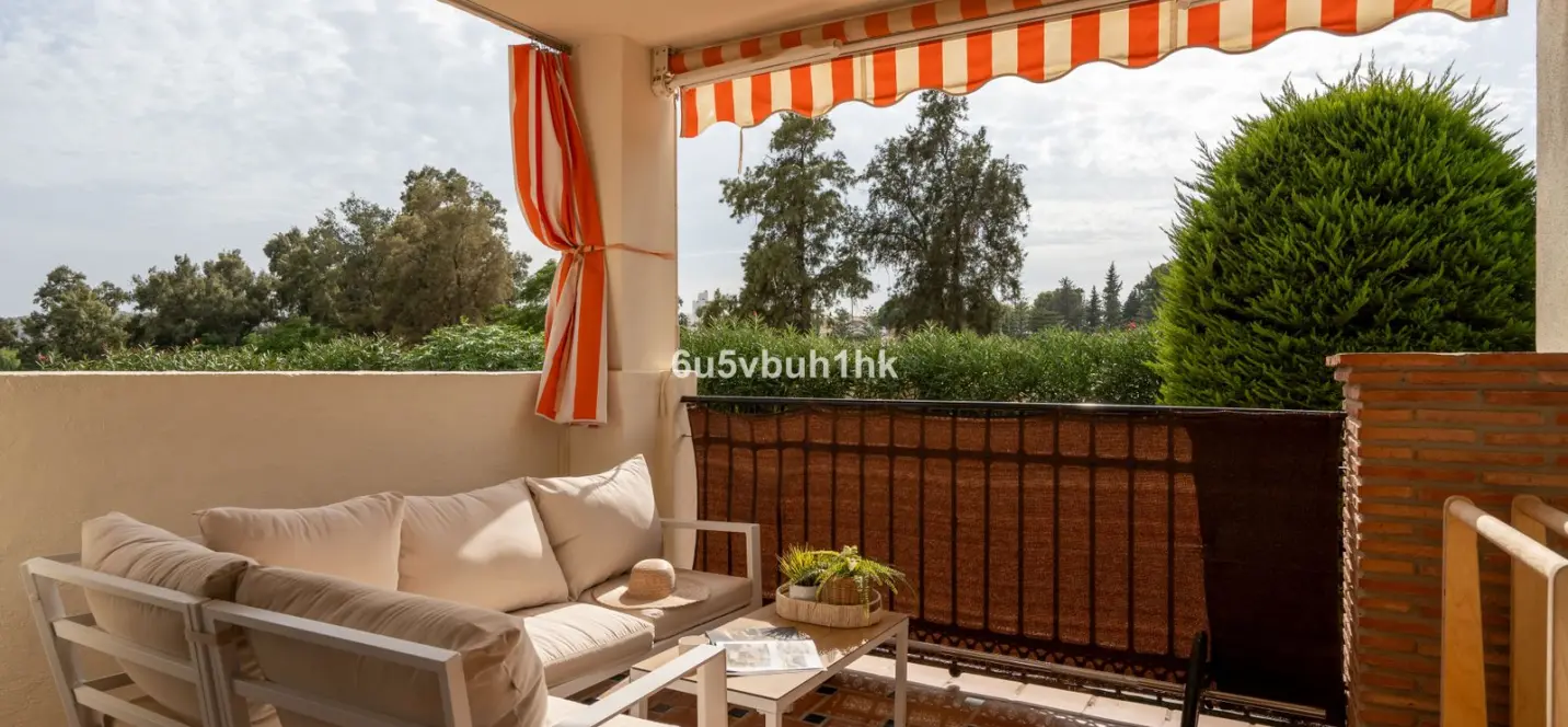 Sale of middle floor apartment in Mijas Golf 4