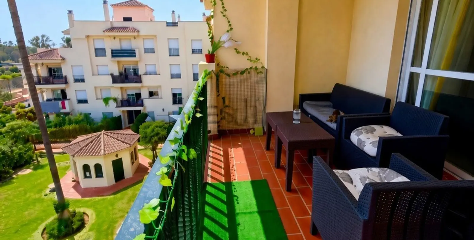 Venta de apartamento en planta media en Nueva Andalucía 3