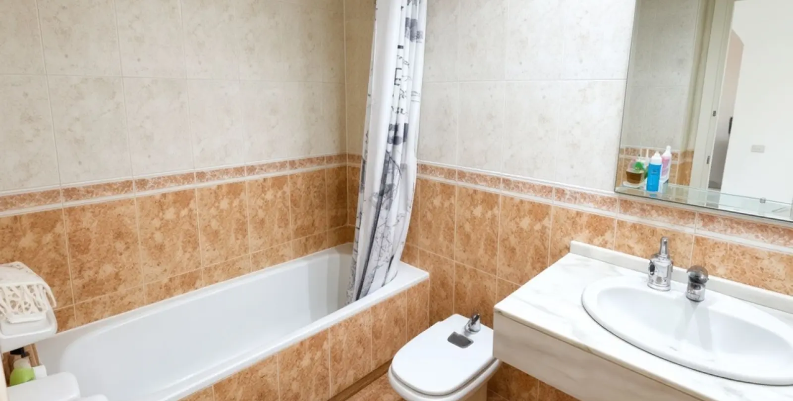 Venta de apartamento en planta media en Nueva Andalucía 4