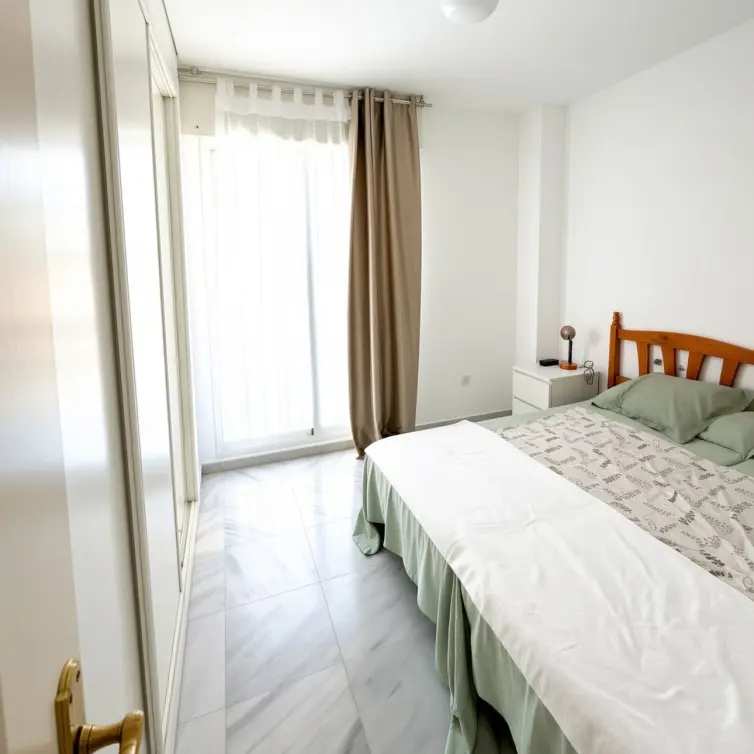 Venta de apartamento en planta media en Nueva Andalucía