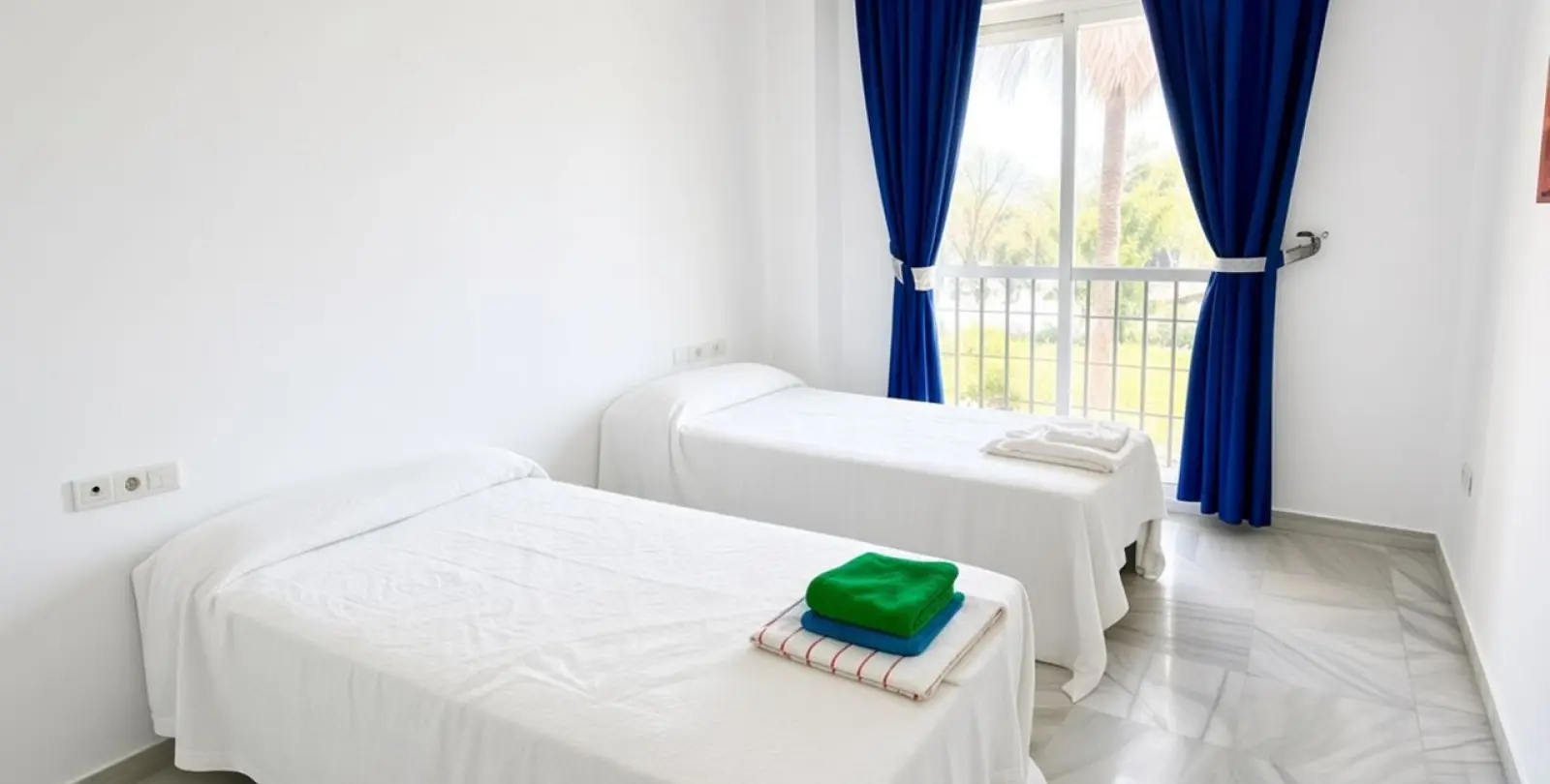 Venta de apartamento en planta media en Nueva Andalucía 7