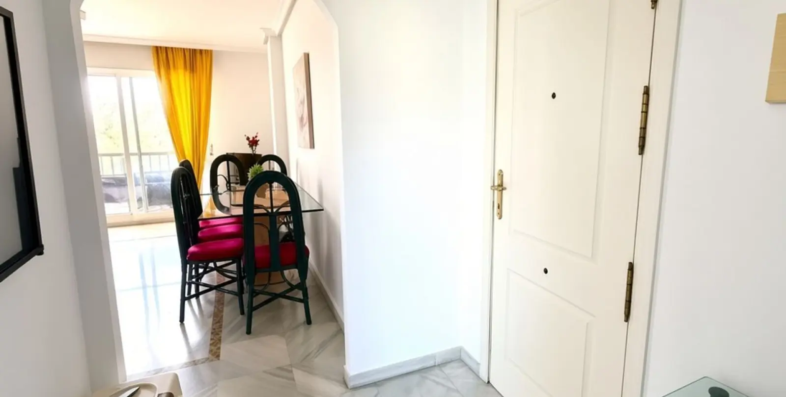 Venta de apartamento en planta media en Nueva Andalucía 9