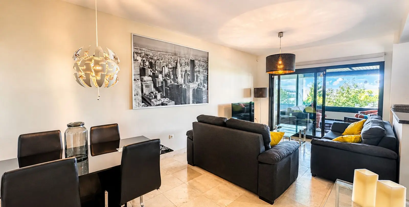 Sale of middle floor apartment in Los Flamingos 3