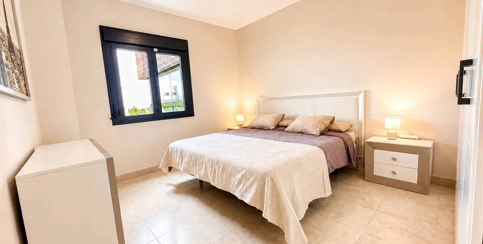 Sale of middle floor apartment in Los Flamingos 8