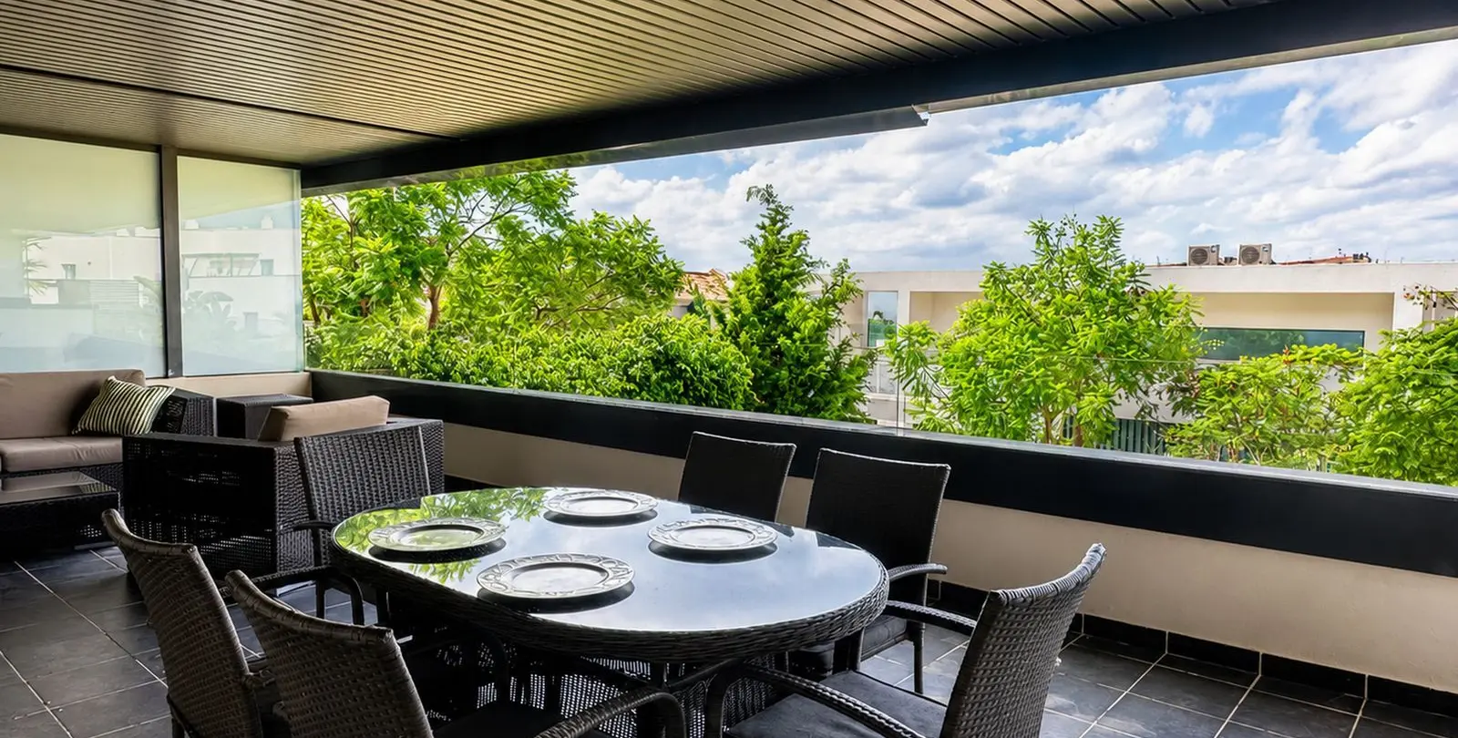 Sale of middle floor apartment in Los Flamingos 14