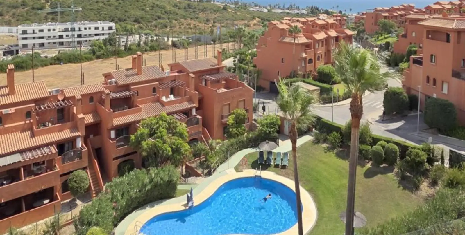 Venta de ático dúplex en La Duquesa 1
