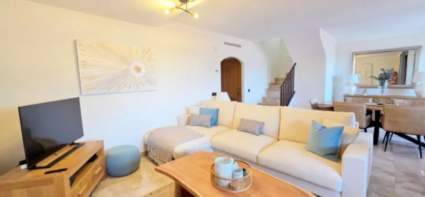 Venta de ático dúplex en La Duquesa 1