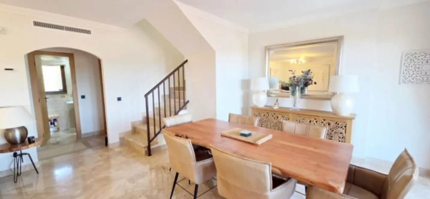 Venta de ático dúplex en La Duquesa 2