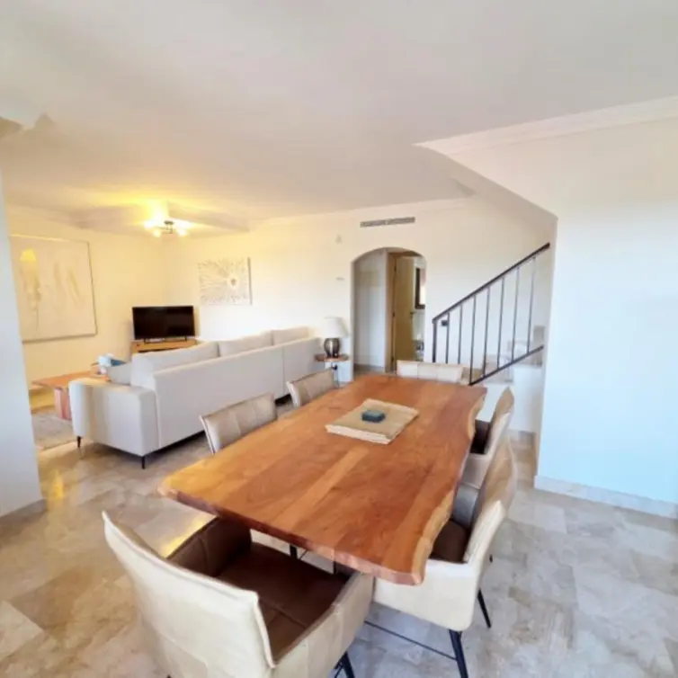 Venta de ático dúplex en La Duquesa