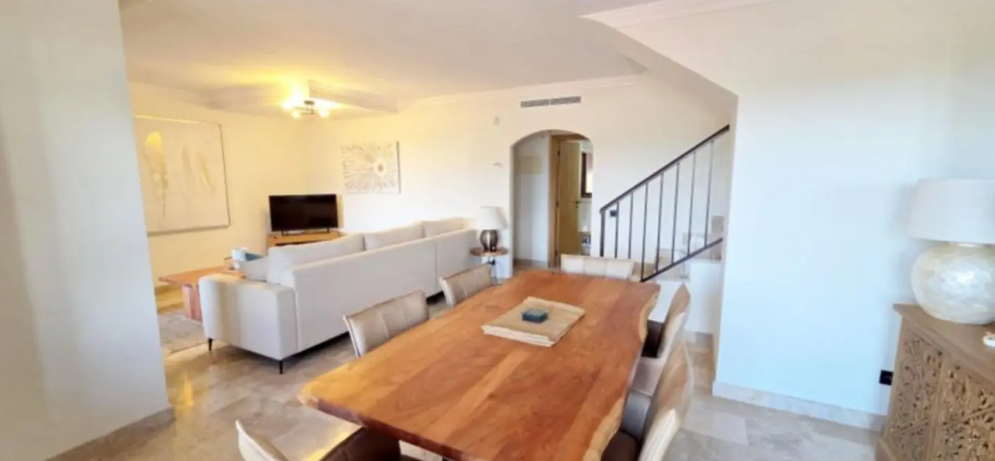 Venta de ático dúplex en La Duquesa 3