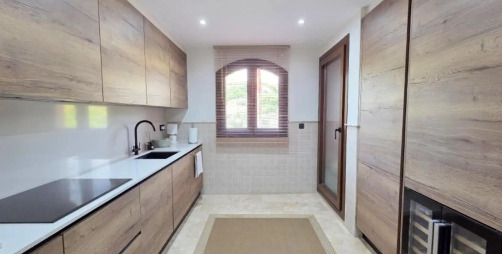 Venta de ático dúplex en La Duquesa 9