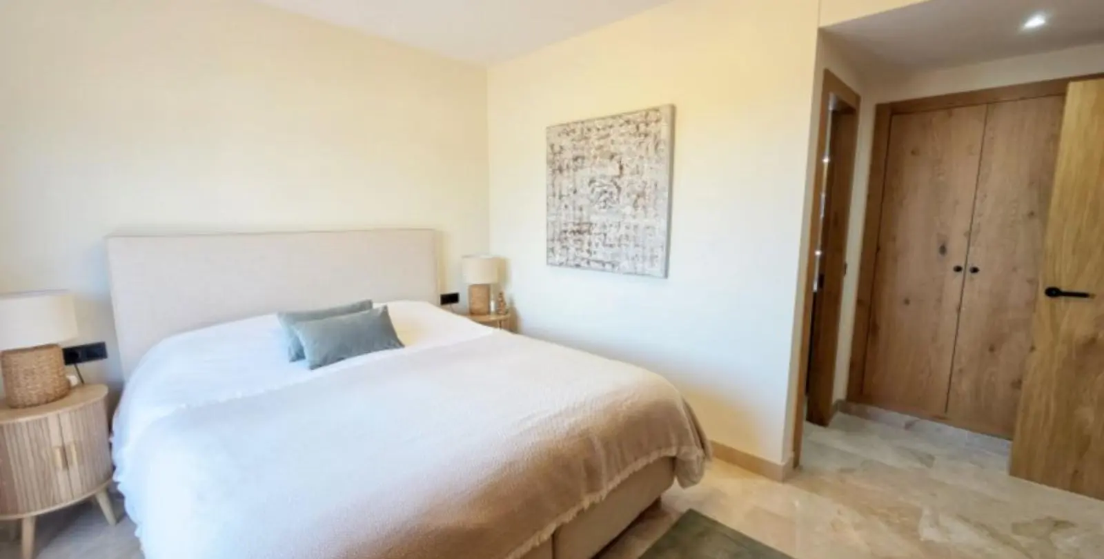 Venta de ático dúplex en La Duquesa 12
