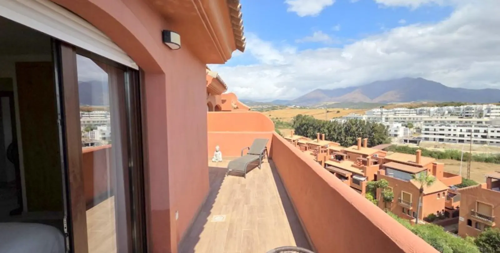 Venta de ático dúplex en La Duquesa 13