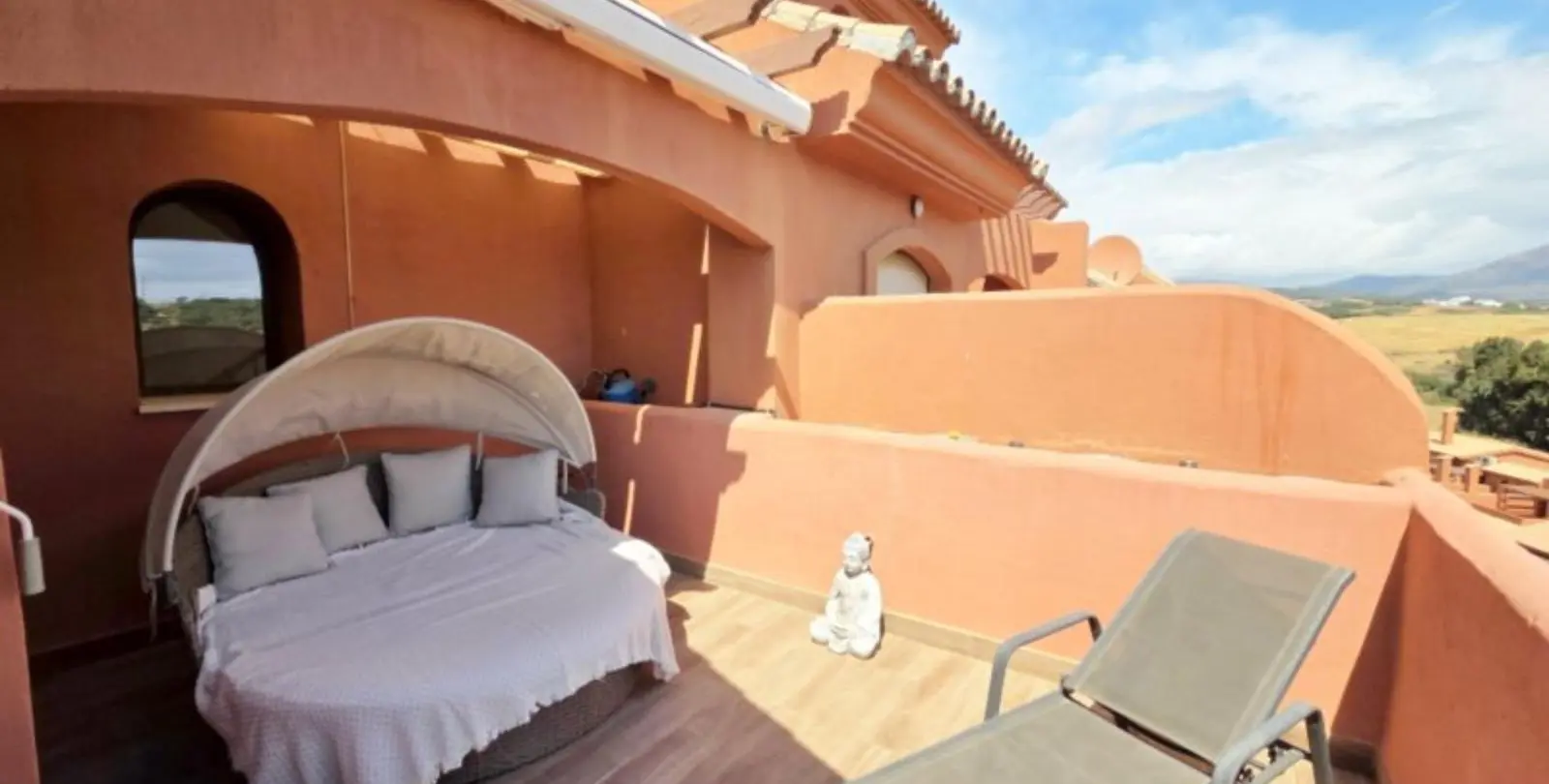 Venta de ático dúplex en La Duquesa 14