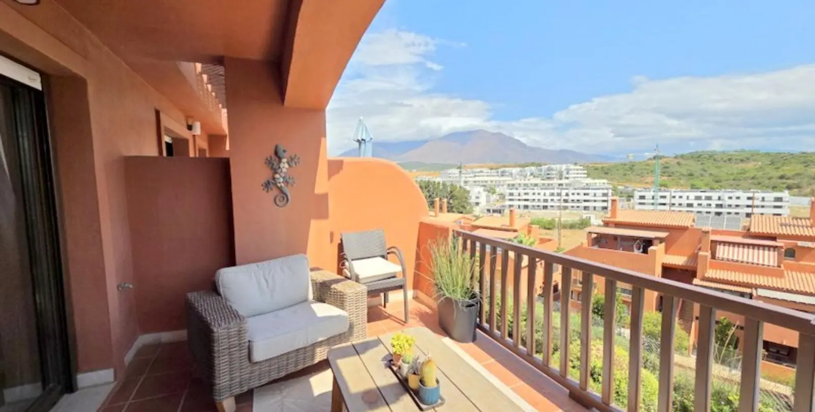 Venta de ático dúplex en La Duquesa 25