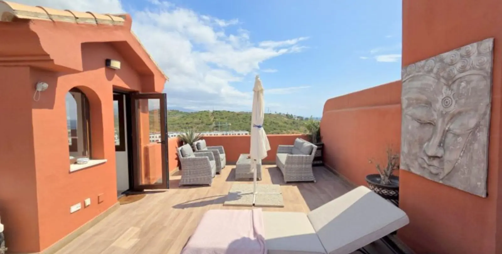 Venta de ático dúplex en La Duquesa 29