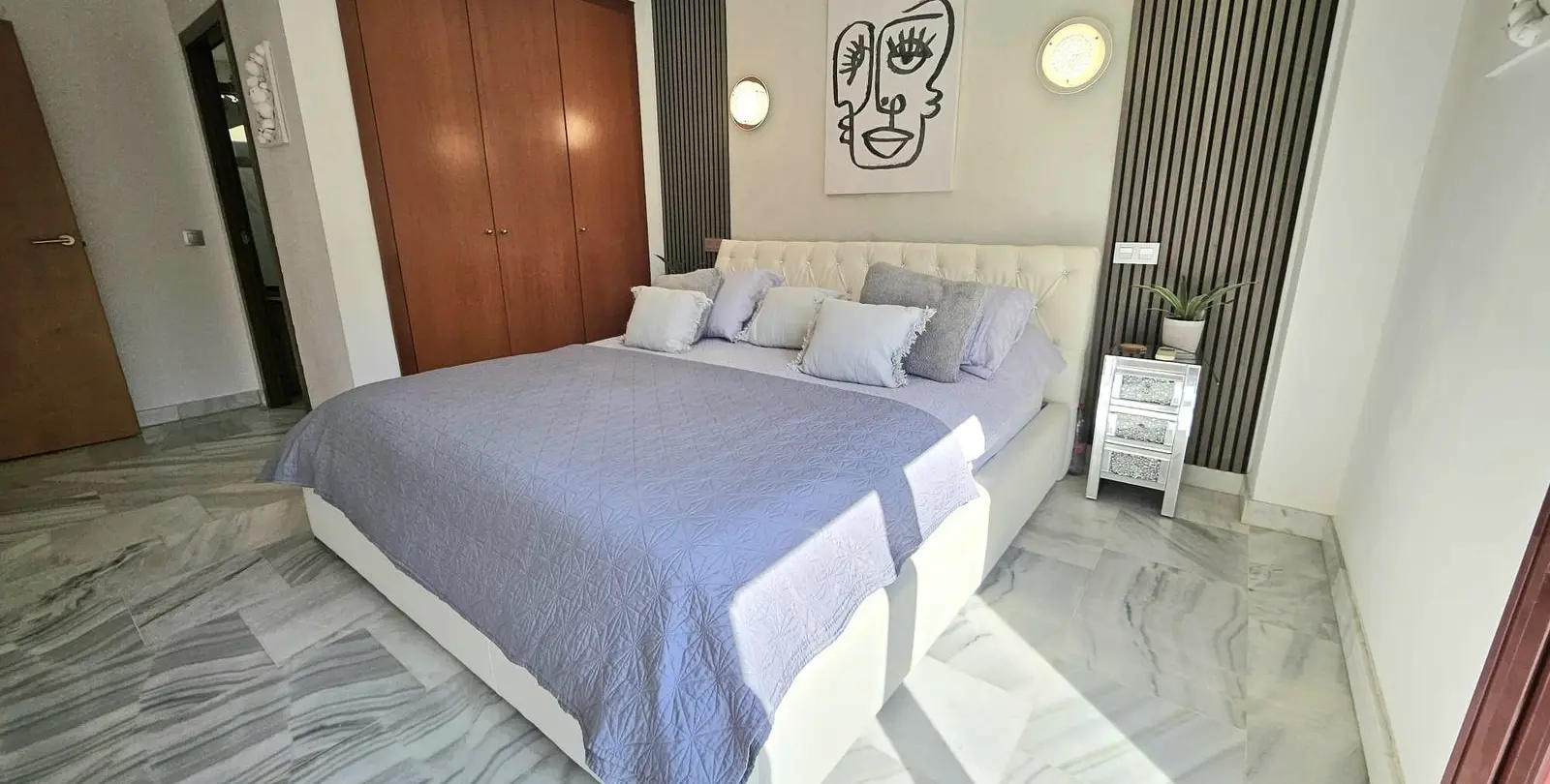 Продажа  отдельно стоящей виллы в Los Flamingos 14