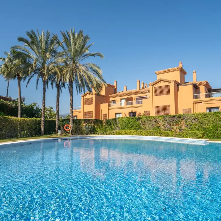 Venta de apartamento en planta baja en Estepona