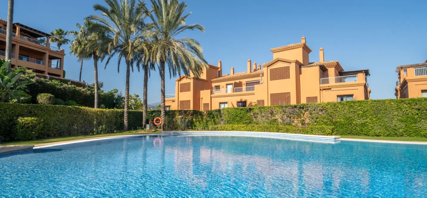 Venta de apartamento en planta baja en Estepona 0