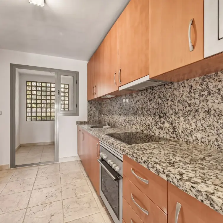 Venta de apartamento en planta baja en Estepona