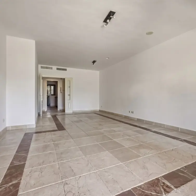 Venta de apartamento en planta baja en Estepona