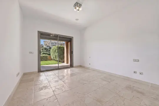 Image 6 thumb