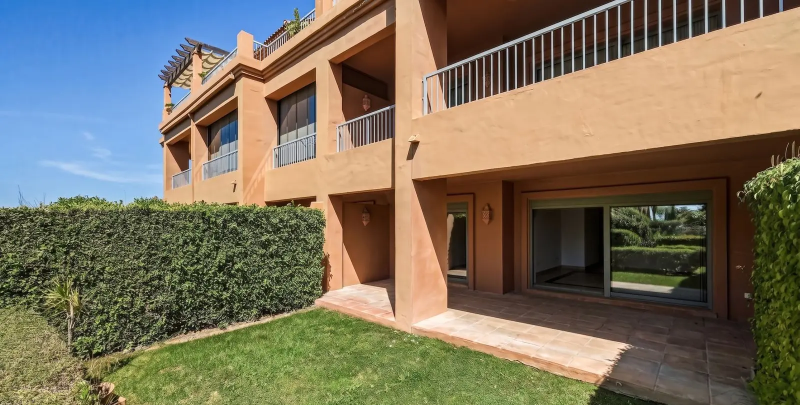 Venta de apartamento en planta baja en Estepona 11