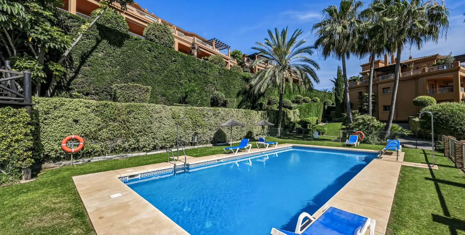 Venta de apartamento en planta baja en Estepona 25