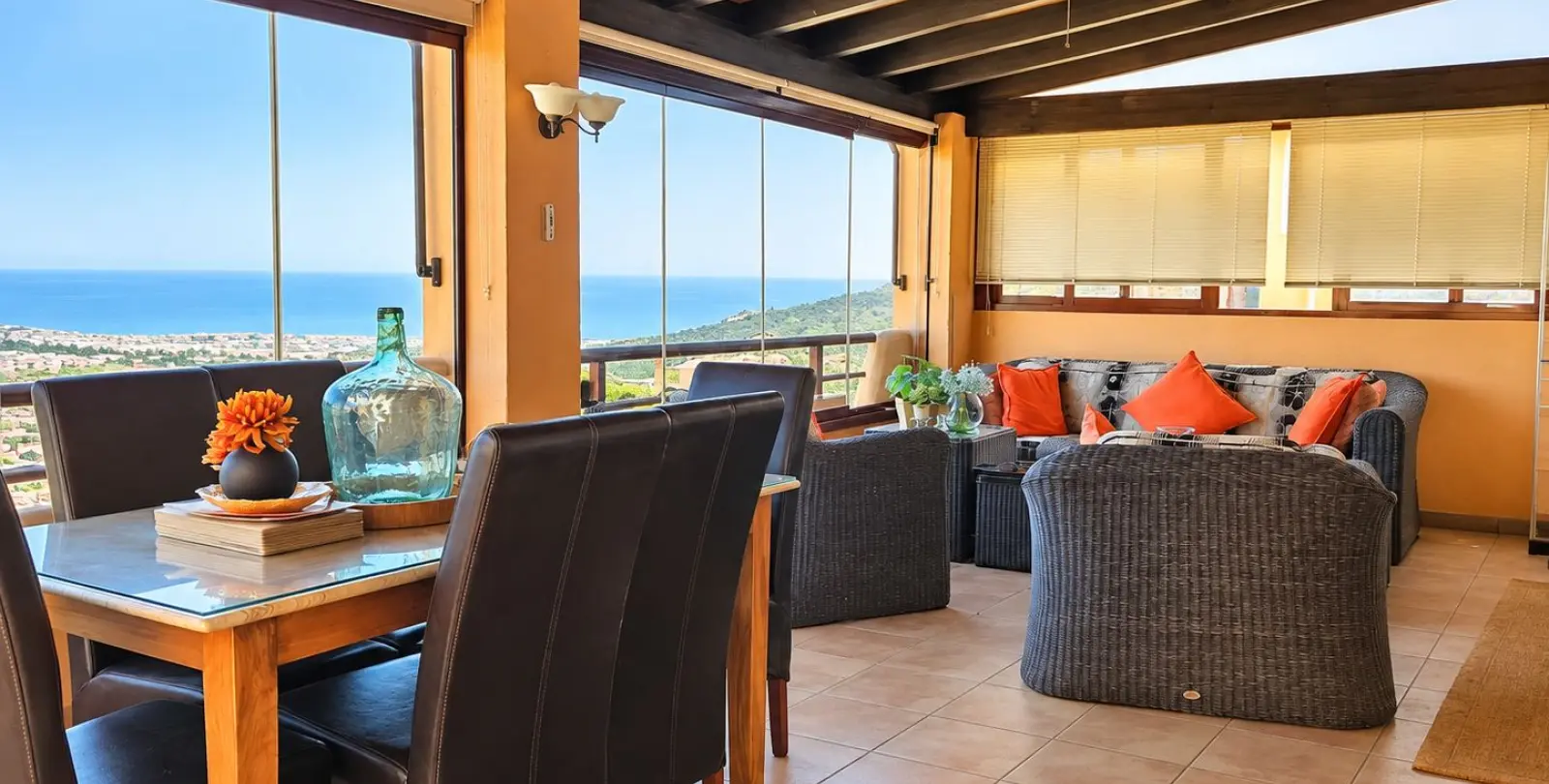 Sale of penthouse in Calahonda 3