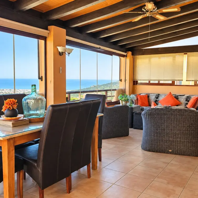 Sale of penthouse in Calahonda