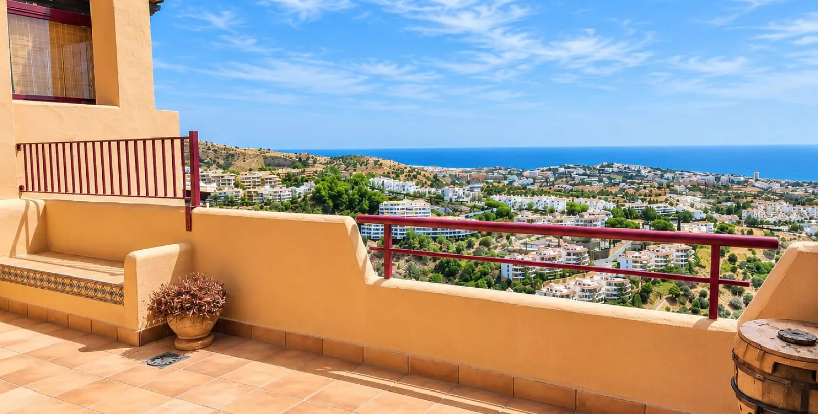 Sale of penthouse in Calahonda 4