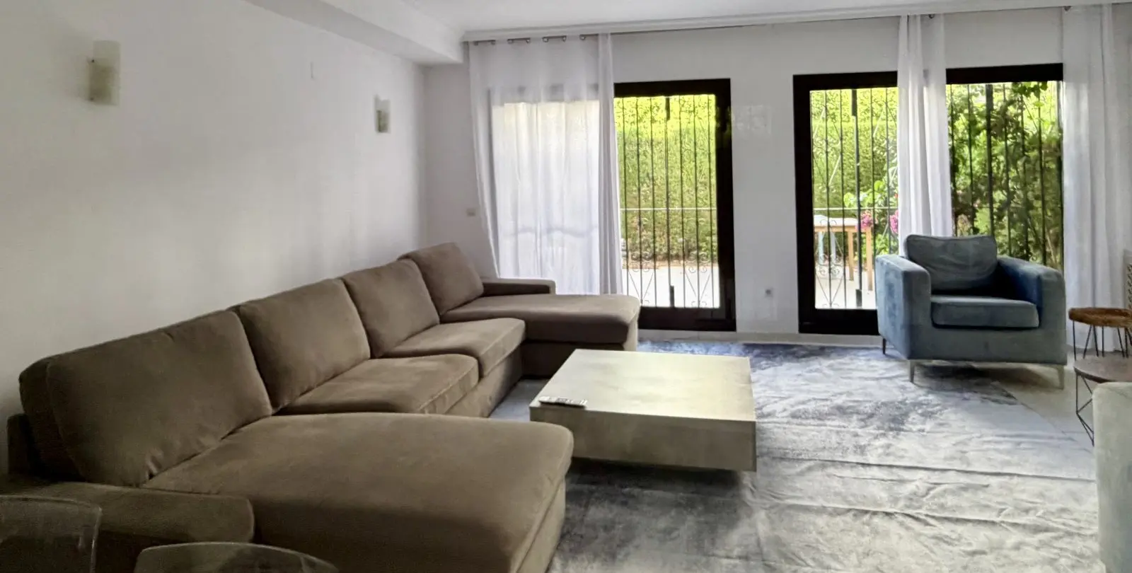 Sale of townhouse in Guadalmina Baja 1