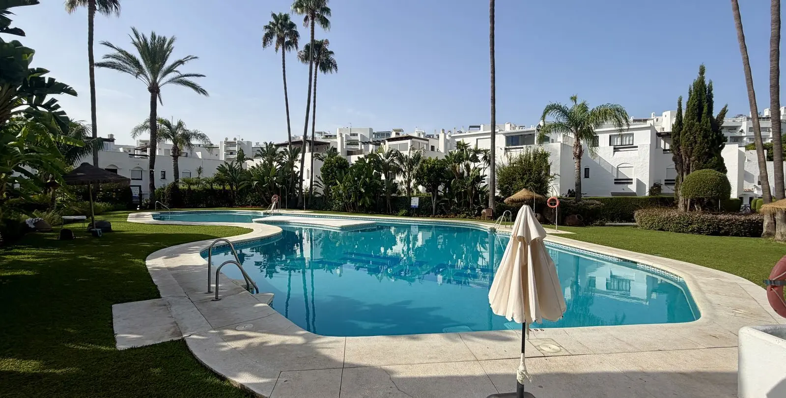 Sale of townhouse in Guadalmina Baja 25