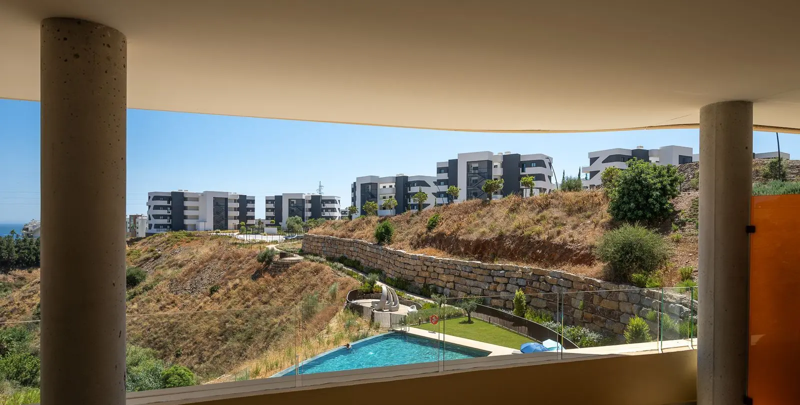 Venta de apartamento en planta media en Fuengirola 16