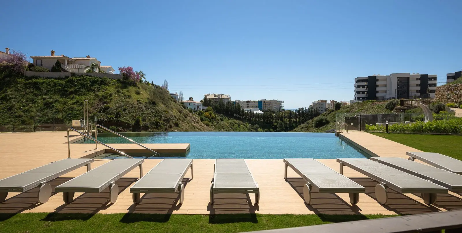 Venta de apartamento en planta media en Fuengirola 23