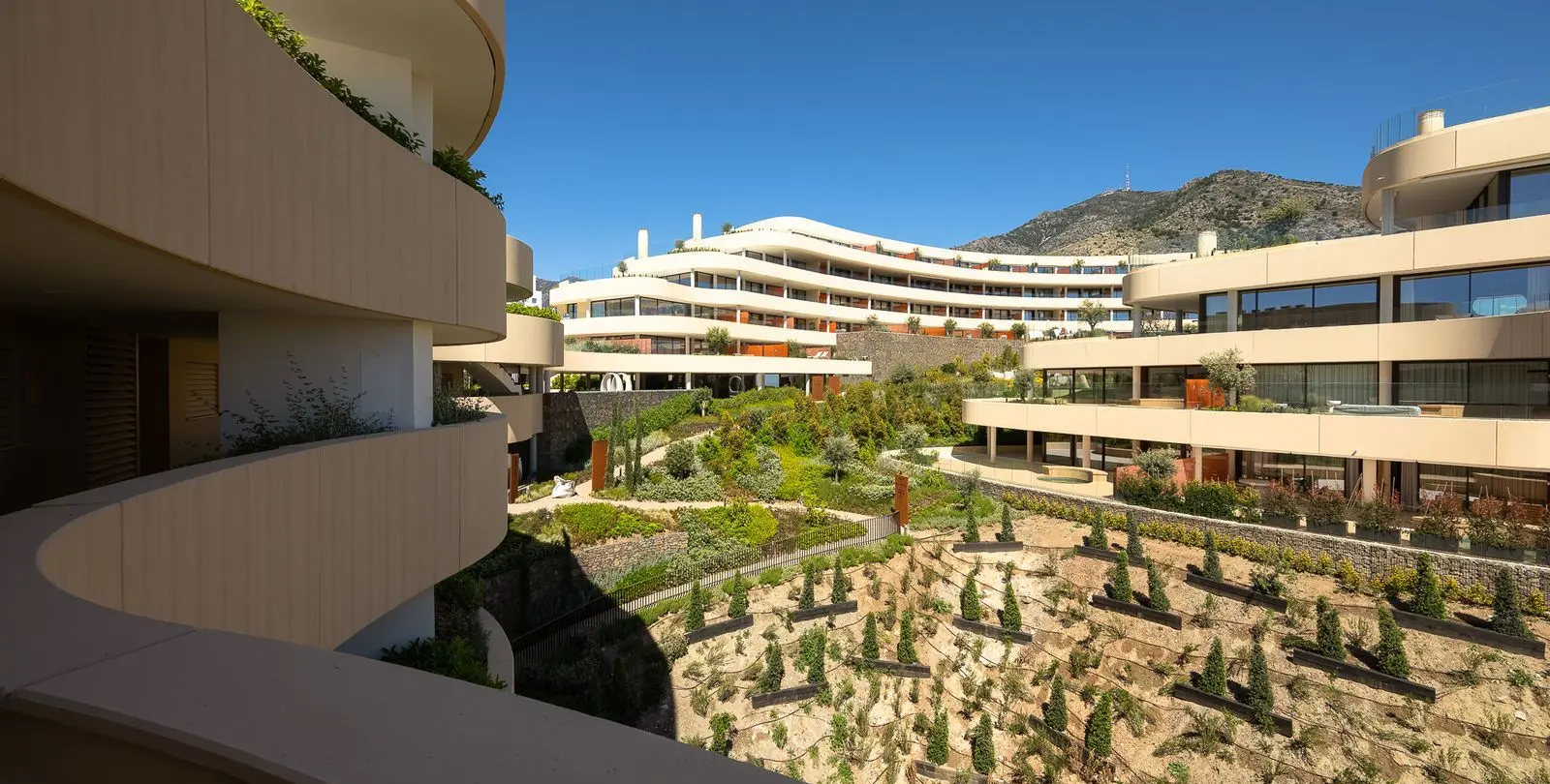 Venta de apartamento en planta media en Fuengirola 26