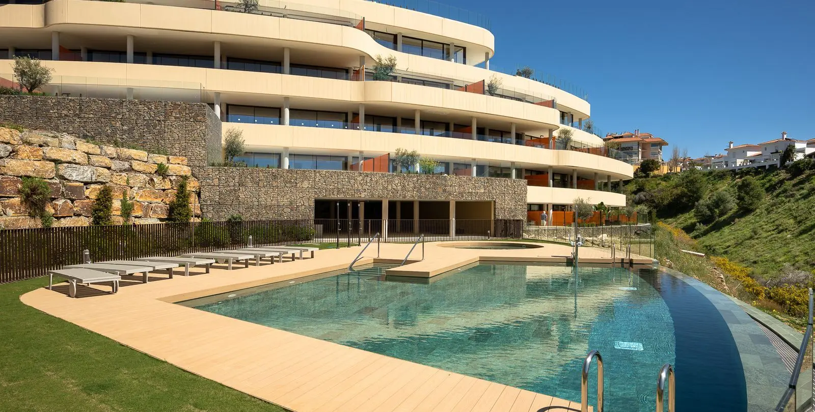 Venta de apartamento en planta media en Fuengirola 38