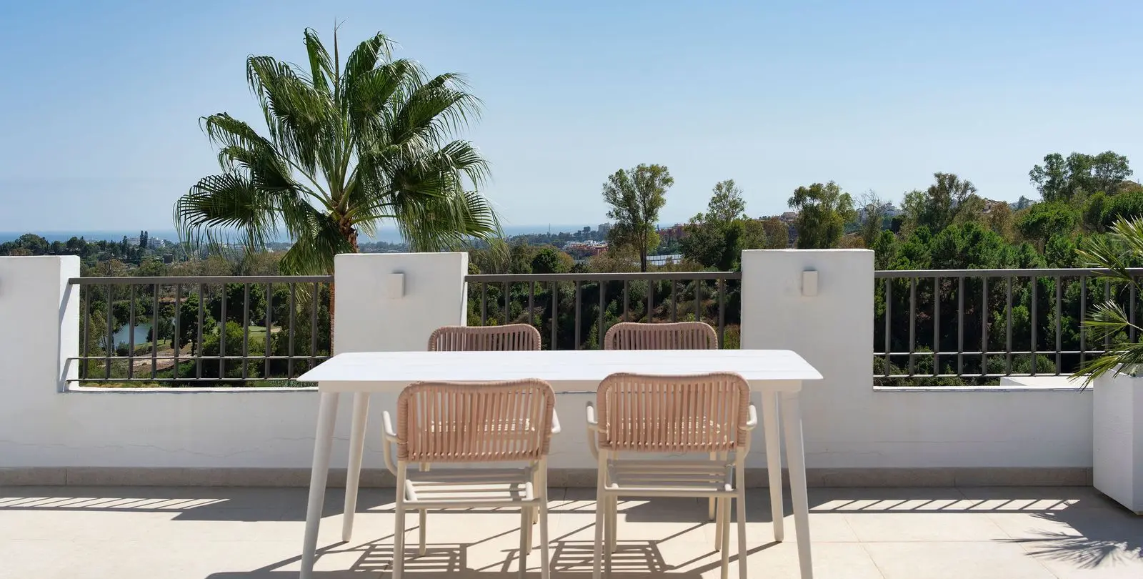 Sale of penthouse in Los Arqueros 13