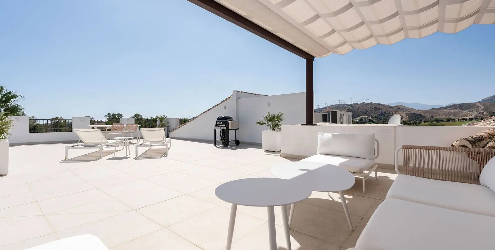 Sale of penthouse in Los Arqueros 16