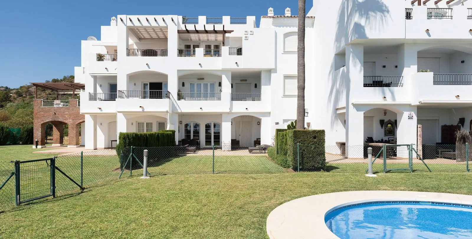 Sale of penthouse in Los Arqueros 30