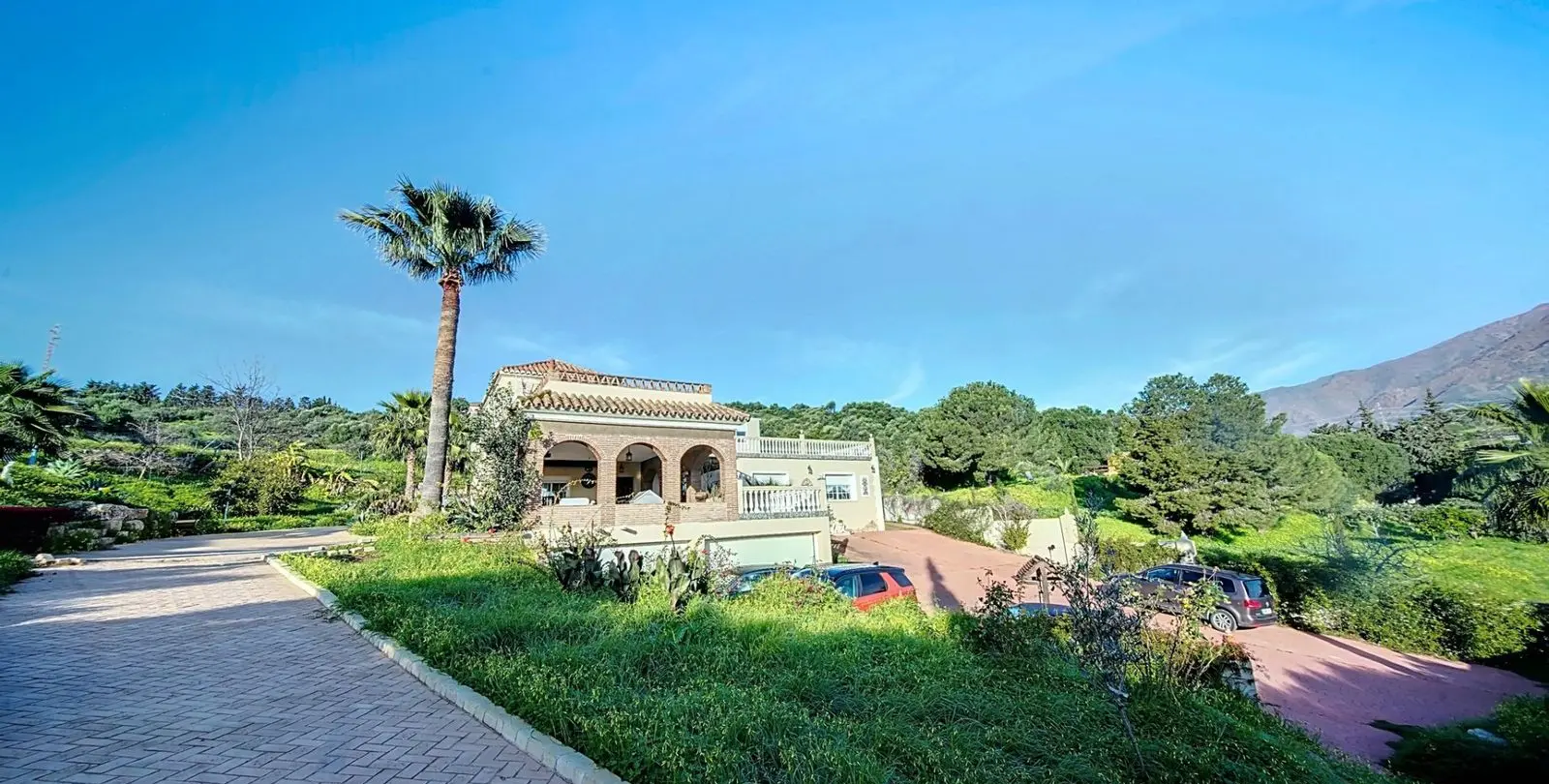 Продажа  отдельно стоящей виллы в Estepona 48