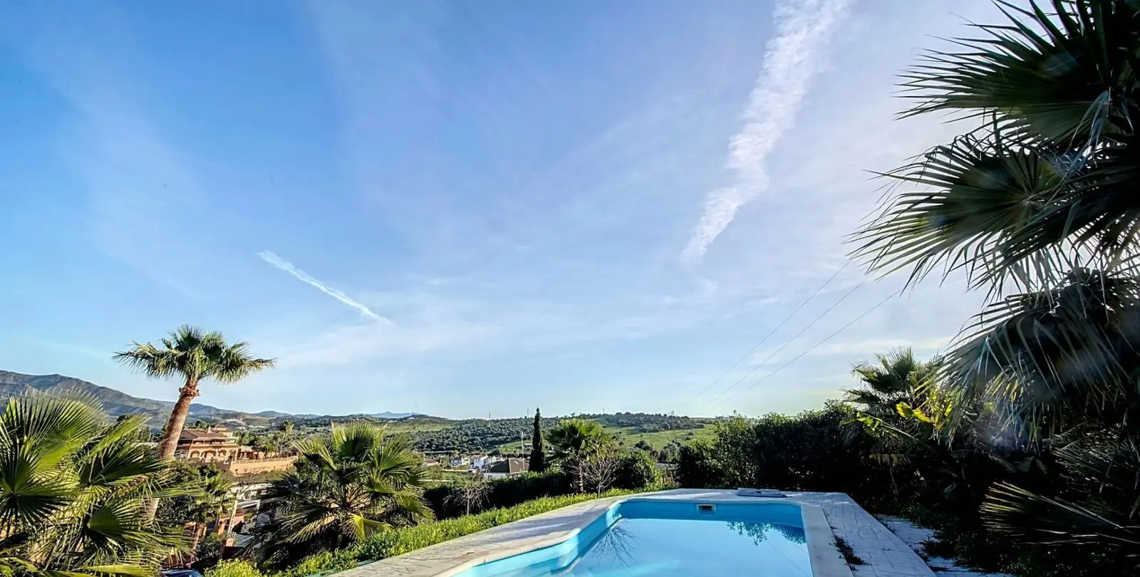 Продажа  отдельно стоящей виллы в Estepona 61