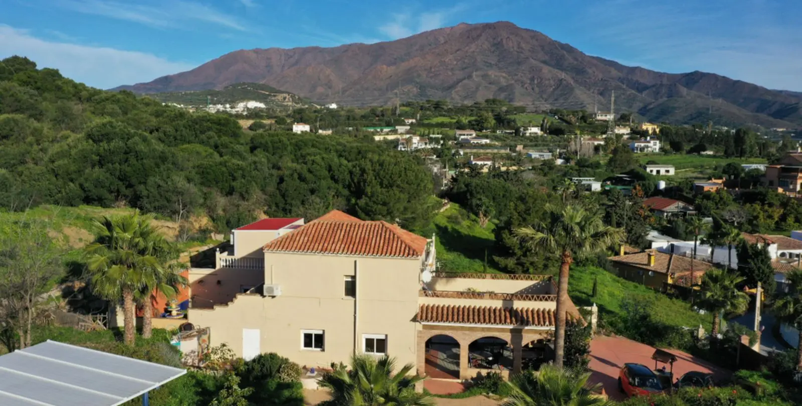 Продажа  отдельно стоящей виллы в Estepona 65