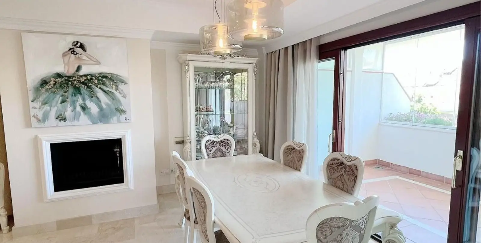 Short-term rent of middle floor apartment in The Golden Mile 20