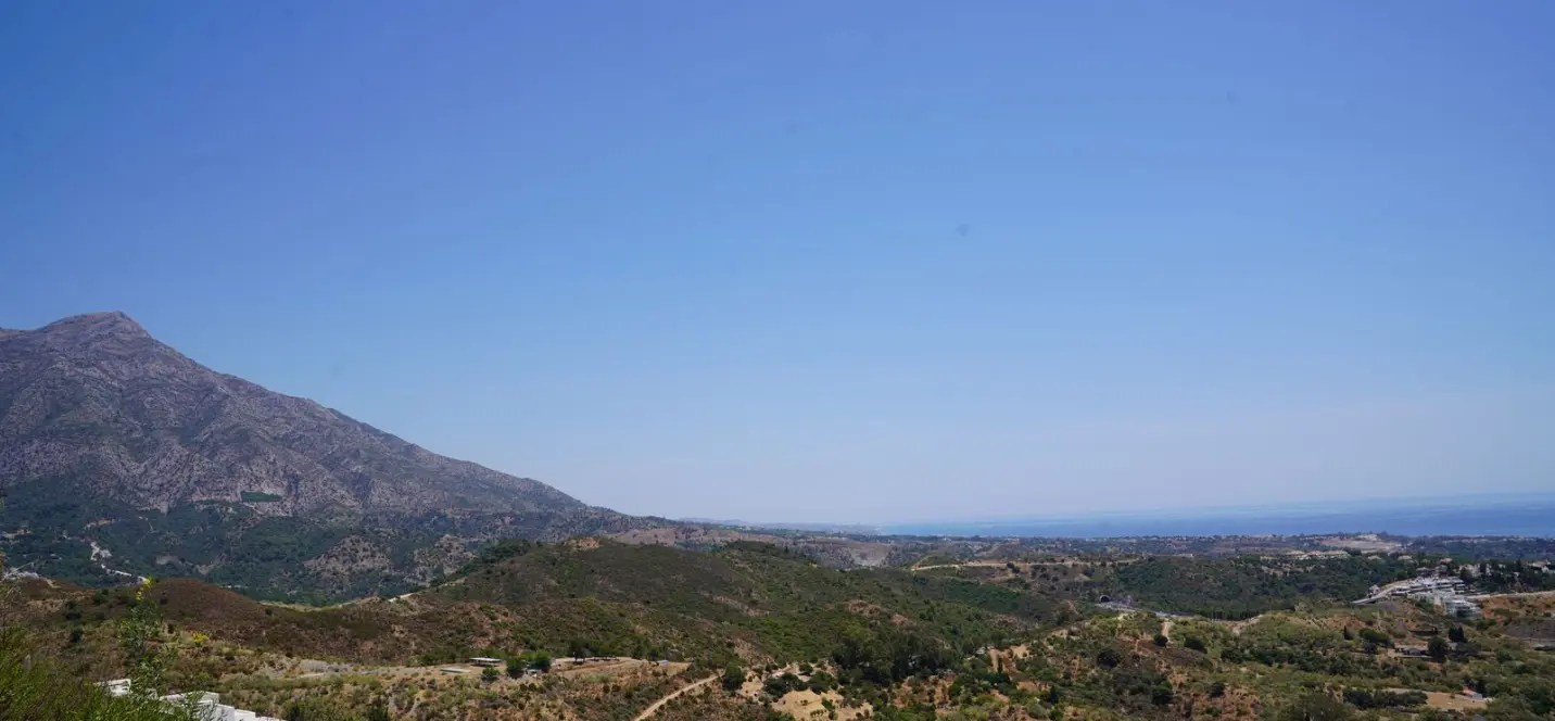 Sale of residential plot in La Quinta 1